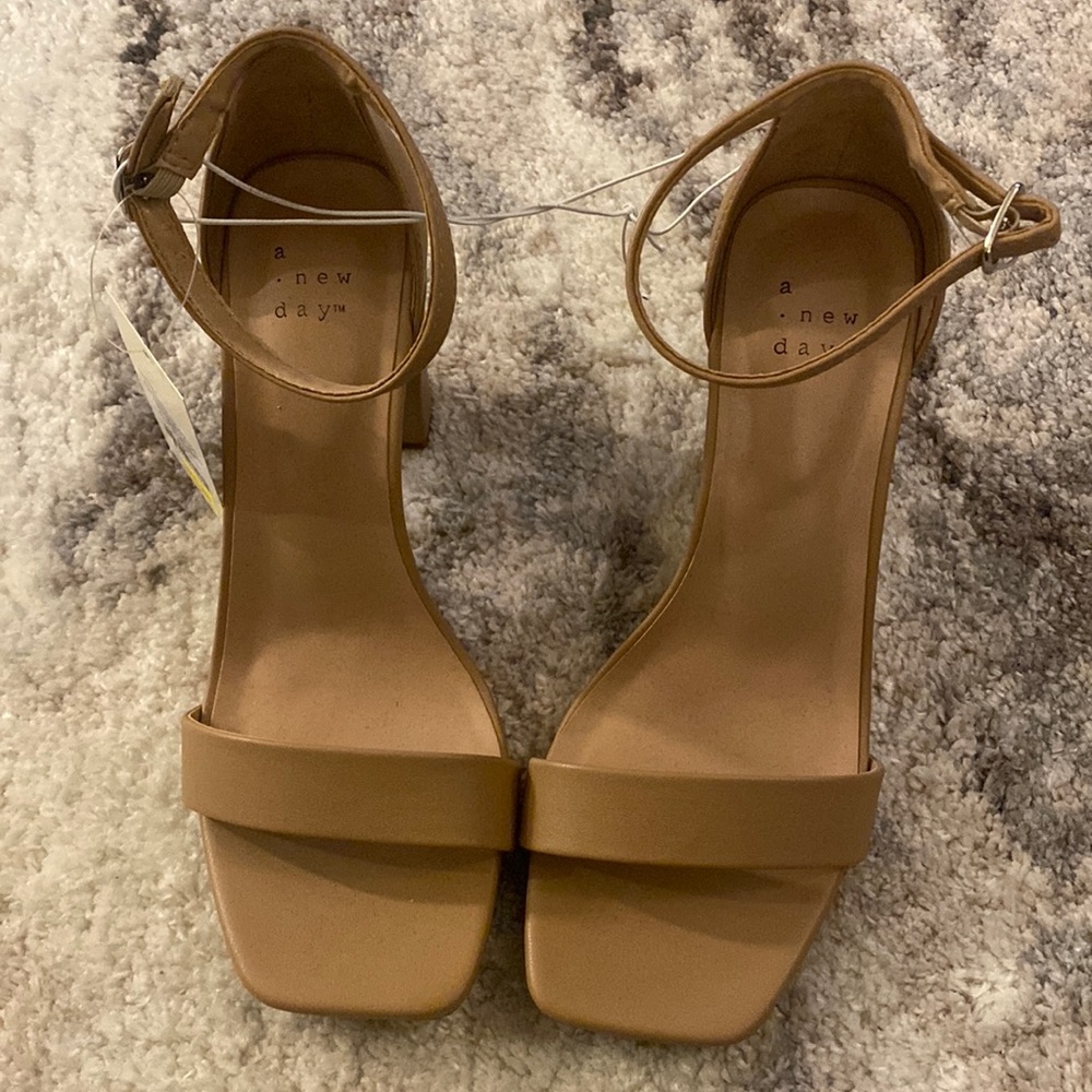 Nude Block Heels 8W